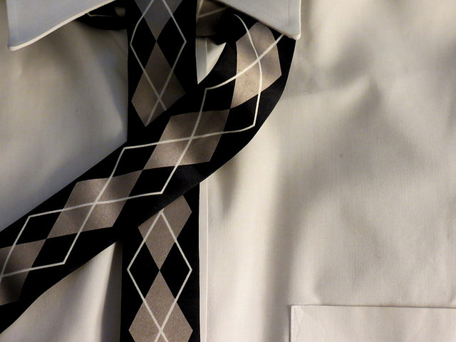 Shirt with tie